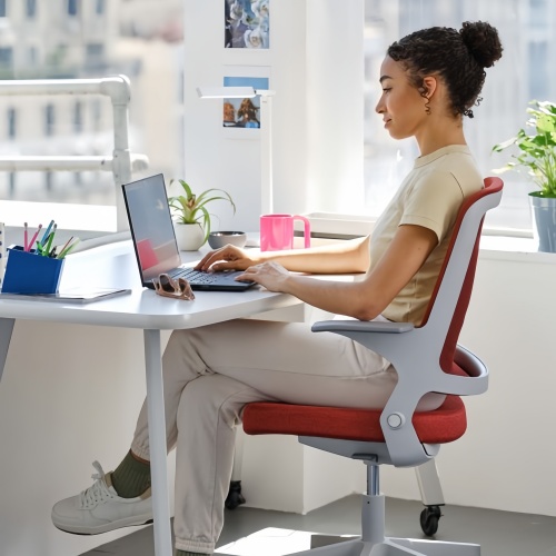 Versatile Task Chairs for Flexible Workspaces