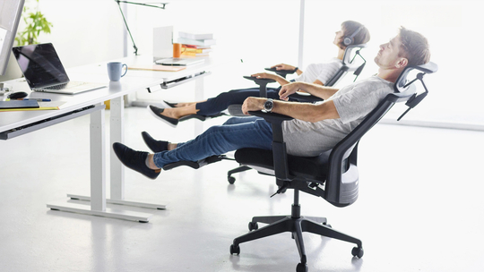reclining office chair with footrest.jpg