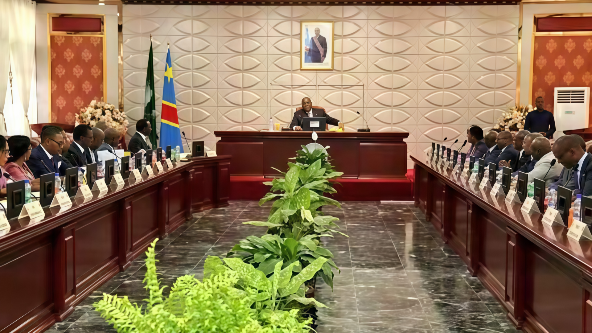 鸿业刚果金总统府同声传译系统家具7_副本