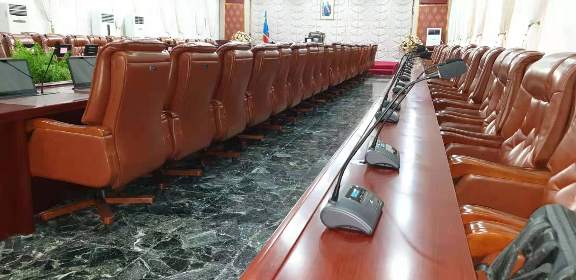 鸿业刚果金总统府同声传译系统家具11