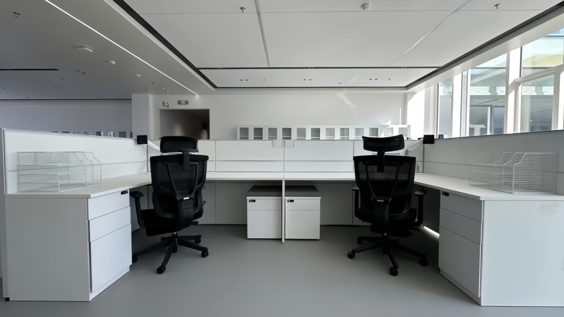 Ergonomic office furniture solution 1