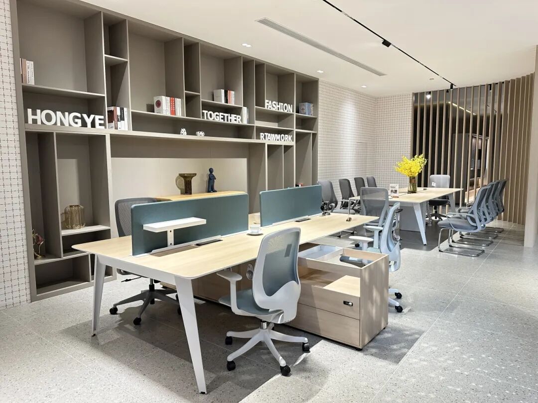 open‑plan collaboration zones