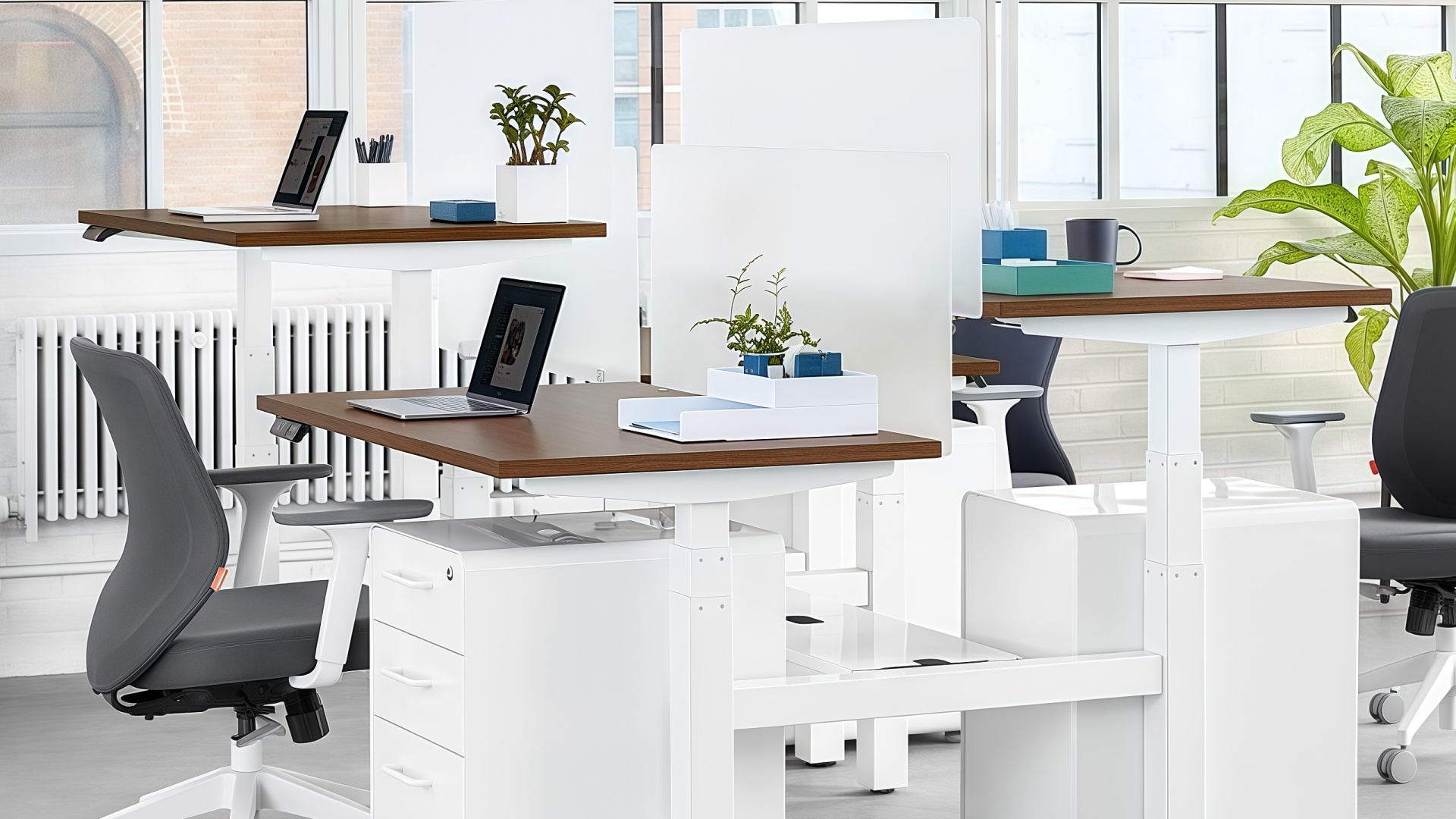 sit-stand 3-person setups