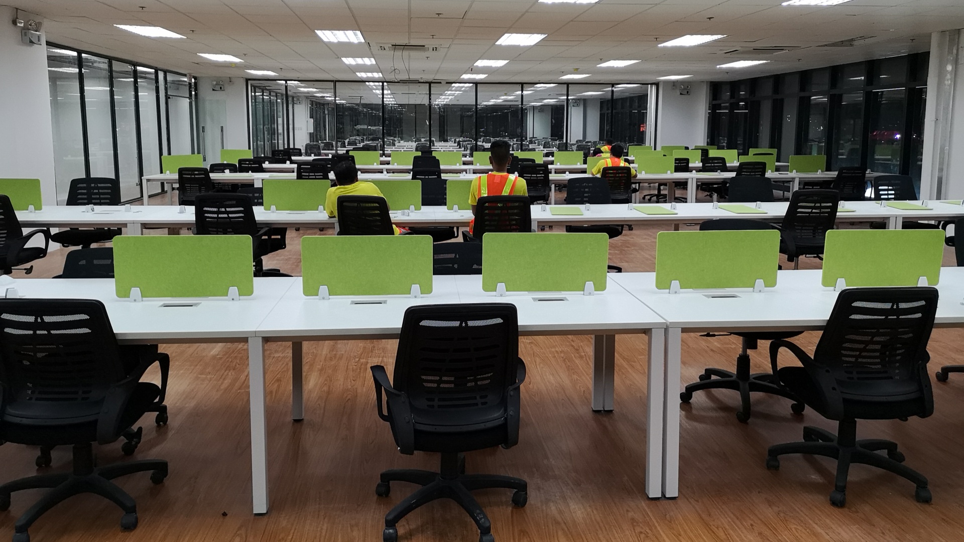 open plan workspace (3)