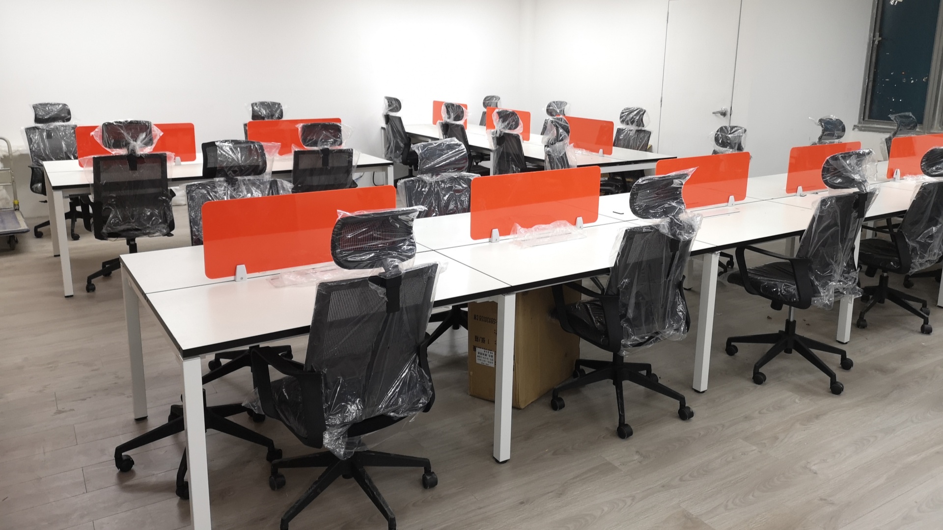 open plan workspace (2)