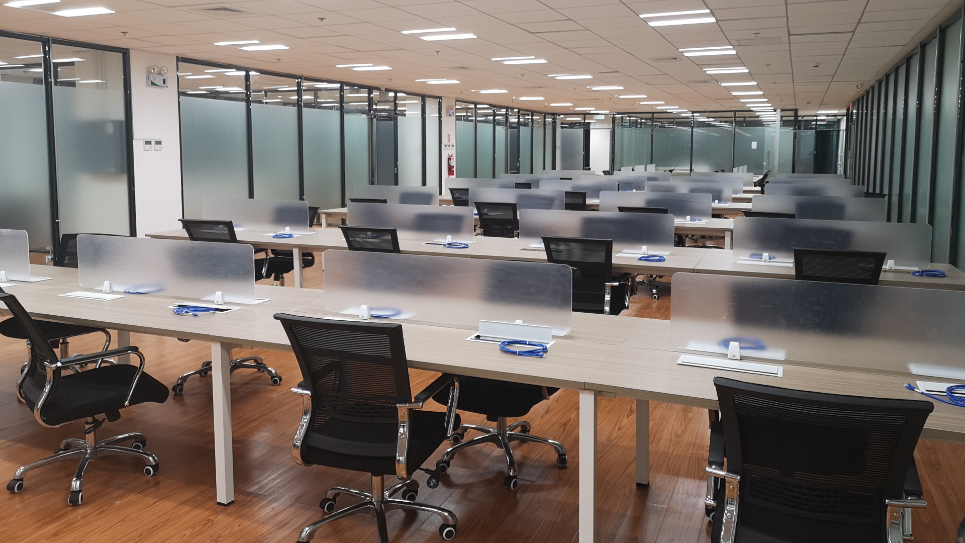 open plan workspace (2)